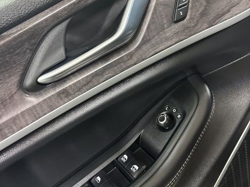 Used 2022 Jeep Grand Cherokee L Limited image 19