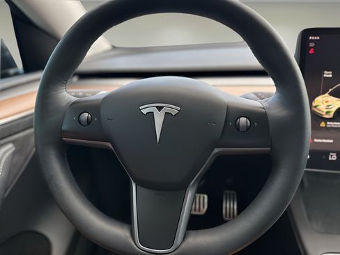 Used 2022 Tesla Model Y Performance AWD/4WD image 13