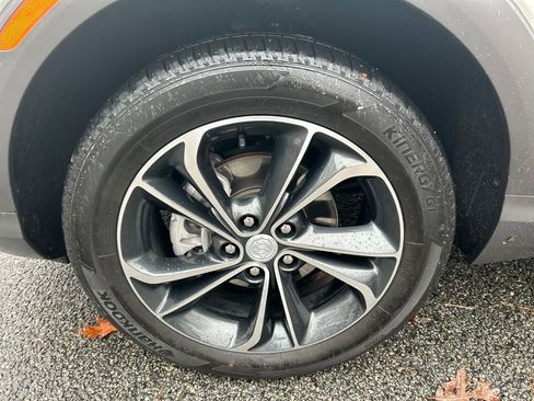 Used 2020 Buick Encore GX Essence w/ Advanced Technology Package image 11