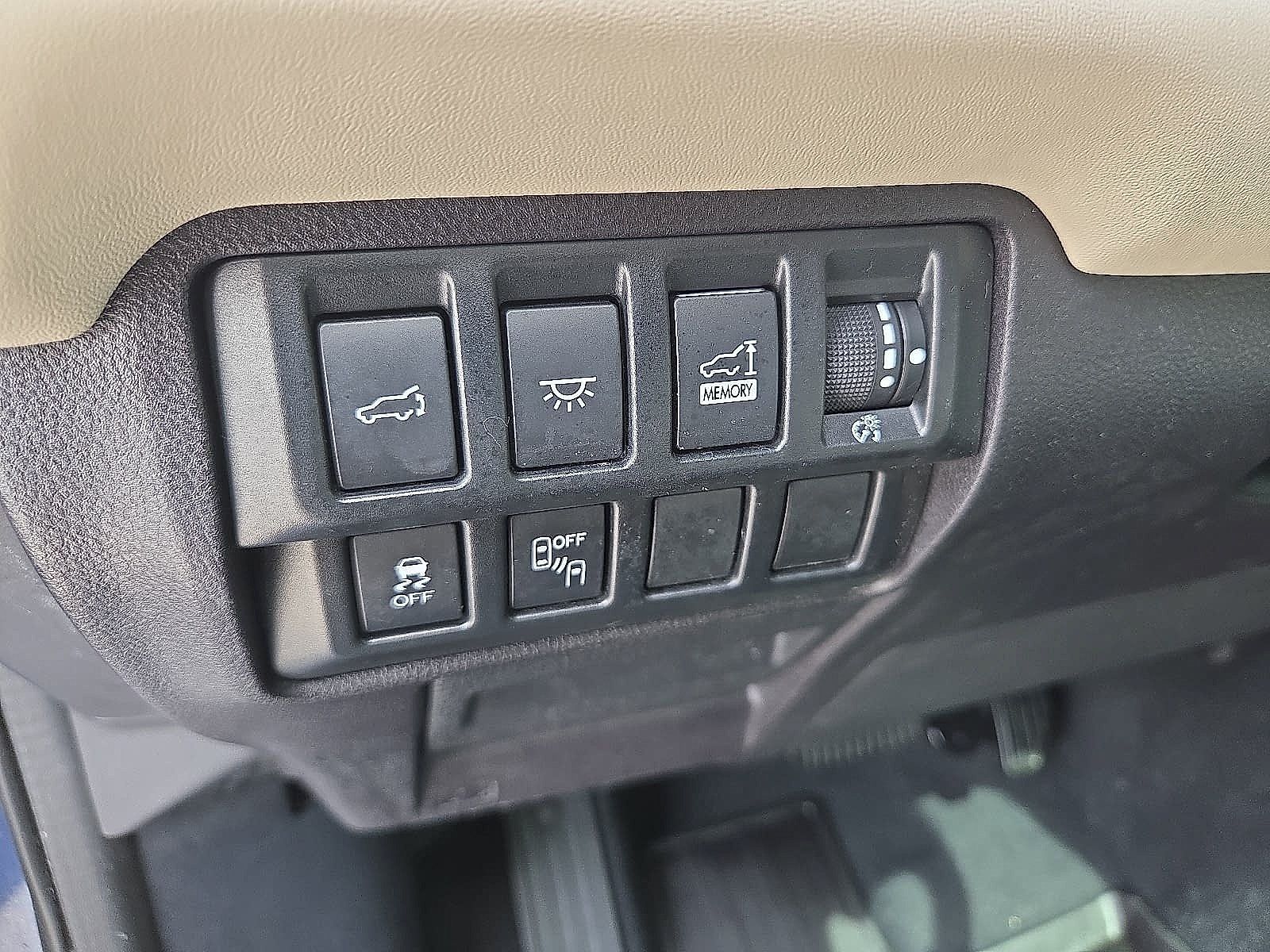 Used 2020 Subaru Ascent Limited w/ Technology Package AWD/4WD image 11