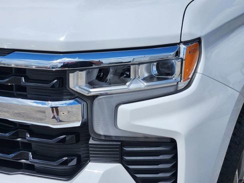 Used 2025 Chevrolet Silverado 1500 LT AWD/4WD image 9