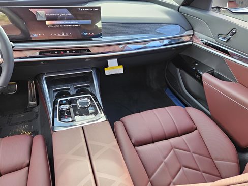 New 2026 BMW i7 eDrive50 w/ M Sport Package image 12