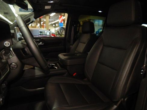 Used 2023 Chevrolet Suburban Z71 image 20