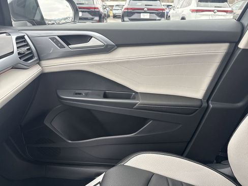New 2026 Volkswagen Taos SEL AWD/4WD image 25