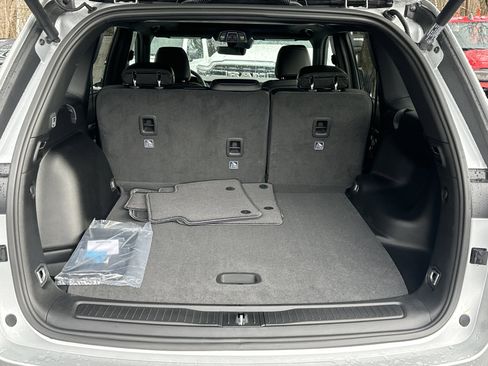 New 2026 Jeep Grand Cherokee Altitude image 15