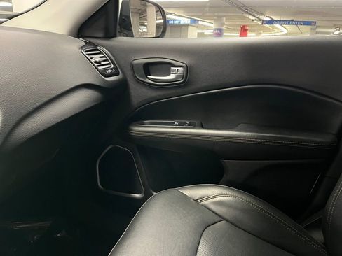 Used 2019 Jeep Compass Limited image 30