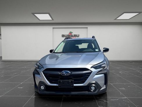 Certified 2025 Subaru Outback Premium AWD/4WD image 4