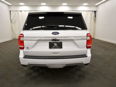Used 2018 Ford Expedition Max XLT w/ Equipment Group 202A AWD/4WD image 6