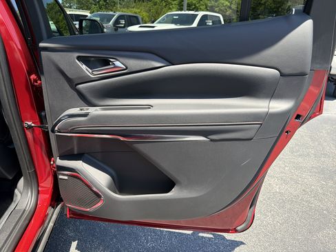 New 2026 Chevrolet Traverse RS w/ LPO, Floor Liner Package FWD image 16