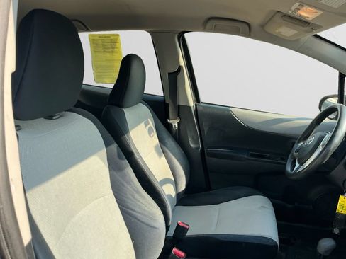 Used 2012 Toyota Yaris LE FWD image 15