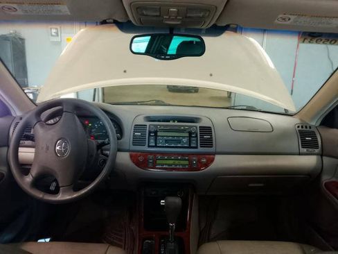 Used 2002 Toyota Camry LE FWD image 32