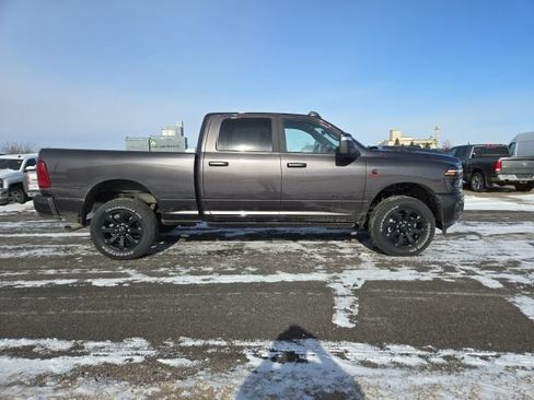 Used 2025 RAM 2500 Laramie AWD/4WD image 1