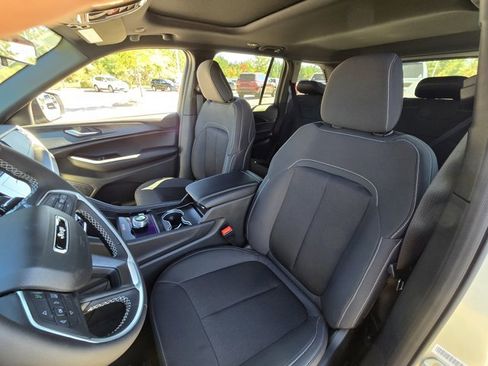 New 2025 Jeep Grand Cherokee Laredo X image 23