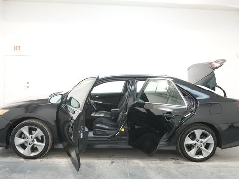 Used 2013 Toyota Camry SE w/ Leather Pkg image 23