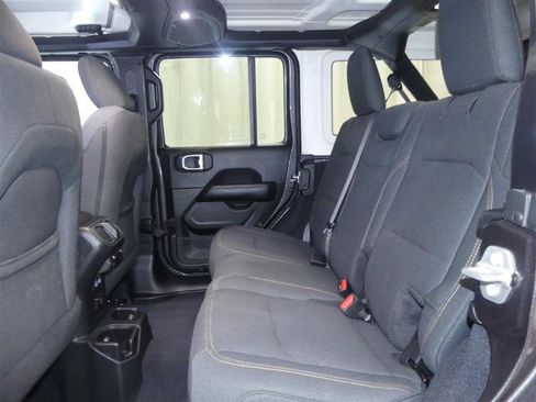 Used 2025 Jeep Wrangler Unlimited Sahara AWD/4WD image 23