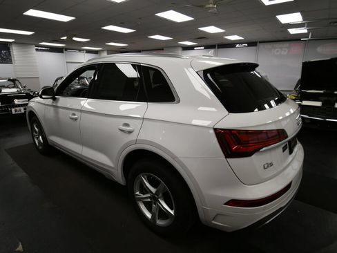 Used 2023 Audi Q5 2.0T Premium w/ Convenience Package AWD/4WD image 5