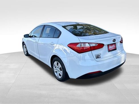 Used 2016 Kia Forte LX image 3