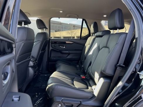 Certified 2025 Honda Pilot EX-L image 37