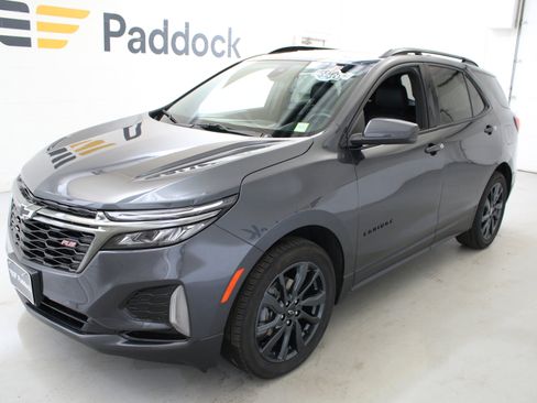 Used 2023 Chevrolet Equinox RS FWD image 3