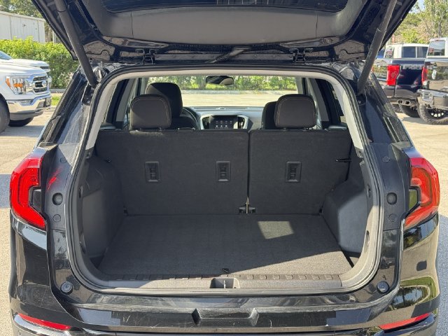 Used 2021 GMC Terrain SLE w/ Driver Convenience Package FWD image 11