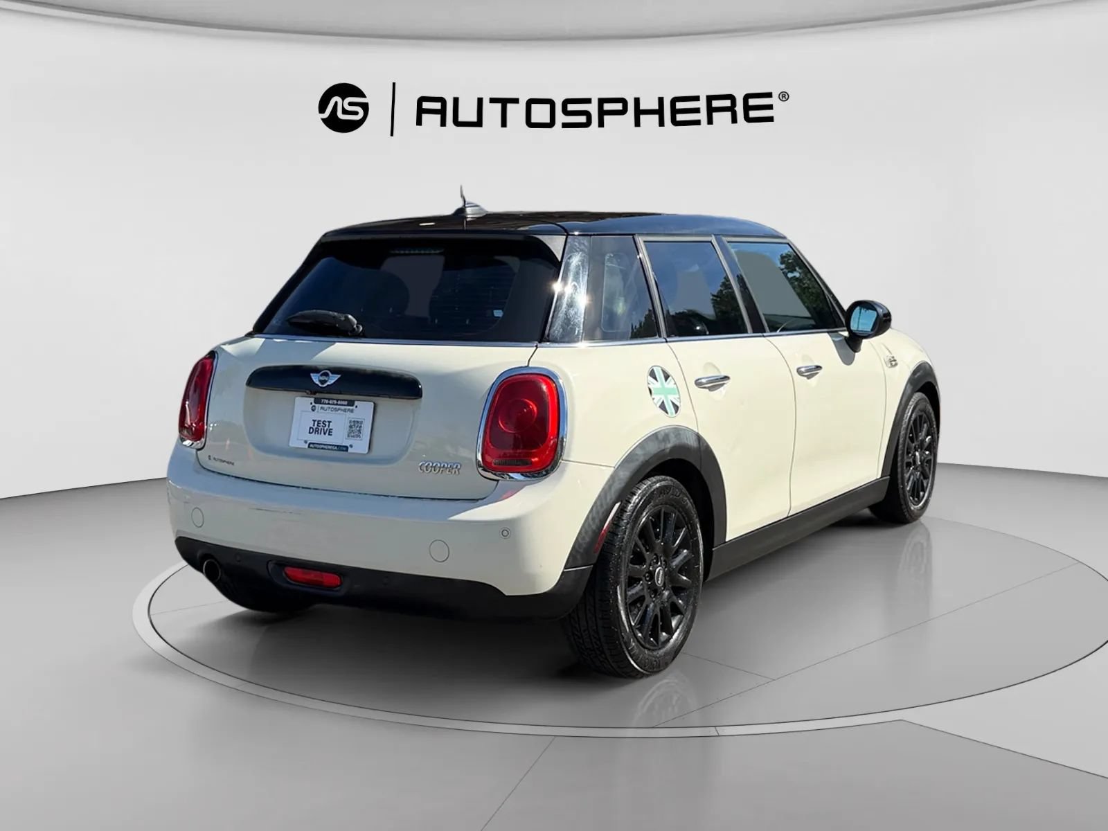 Used 2016 MINI Cooper 4-Door Hardtop w/ Media Package FWD image 9