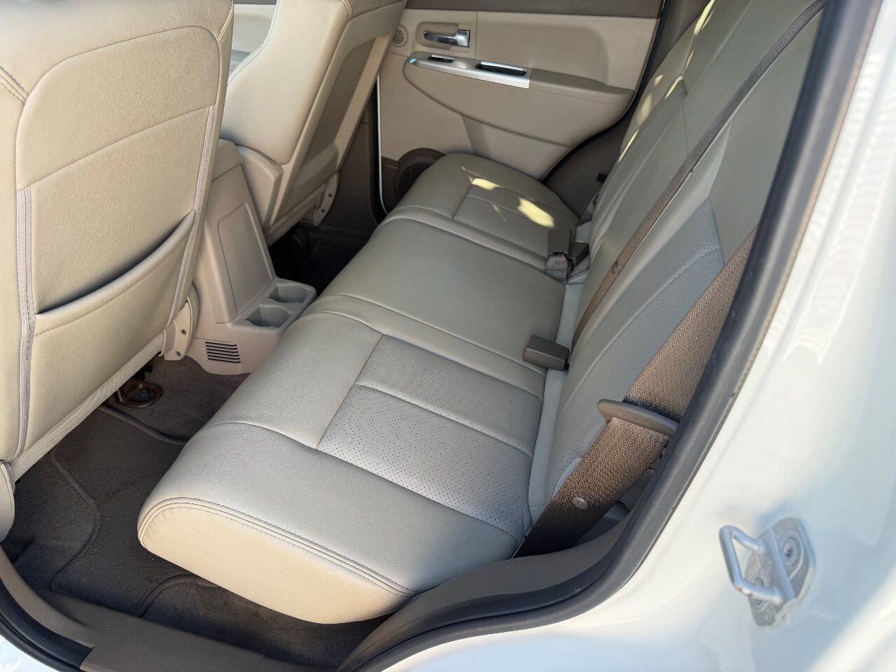Used 2010 Jeep Liberty Limited AWD/4WD image 10