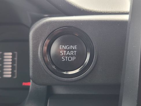Used 2024 Toyota Tacoma SR5 AWD/4WD image 24