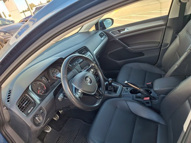 Used 2015 Volkswagen Golf TDI S FWD image 2
