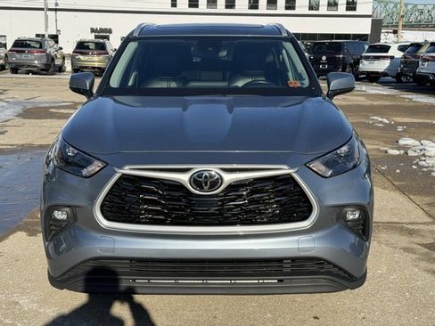 Used 2022 Toyota Highlander XLE image 8