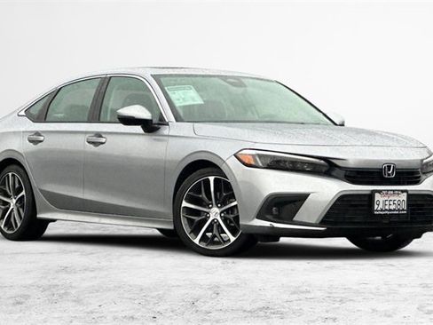 Used 2024 Honda Civic Touring image 2