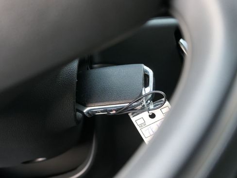 Used 2023 Kia Niro LX image 16