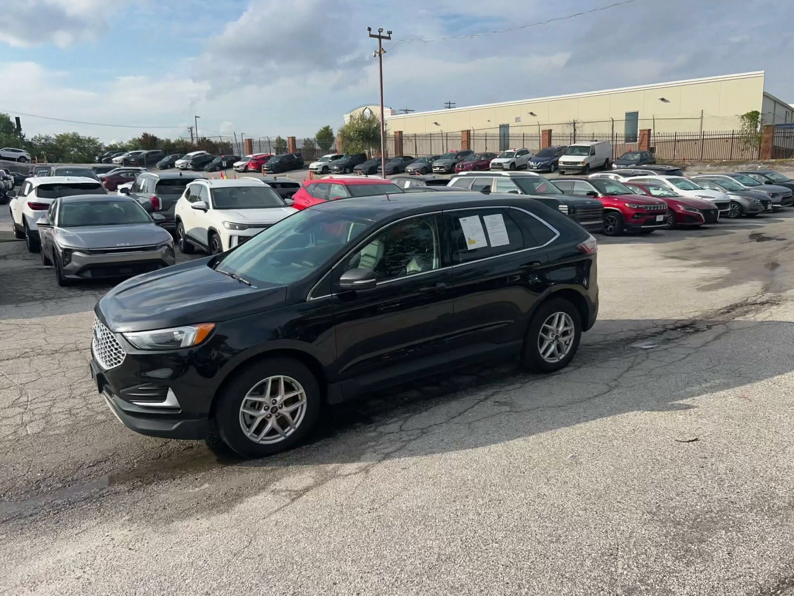 Used 2023 Ford Edge SEL AWD/4WD image 7
