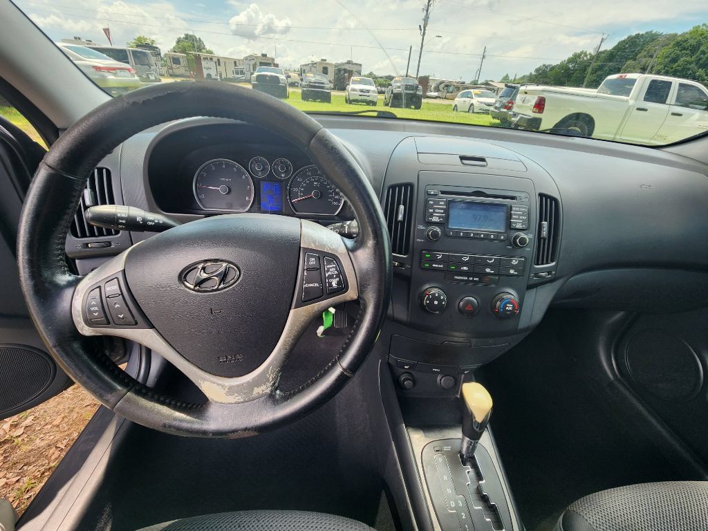 Used 2009 Hyundai Elantra w/ Premium-Sport Pkg 2 FWD image 14
