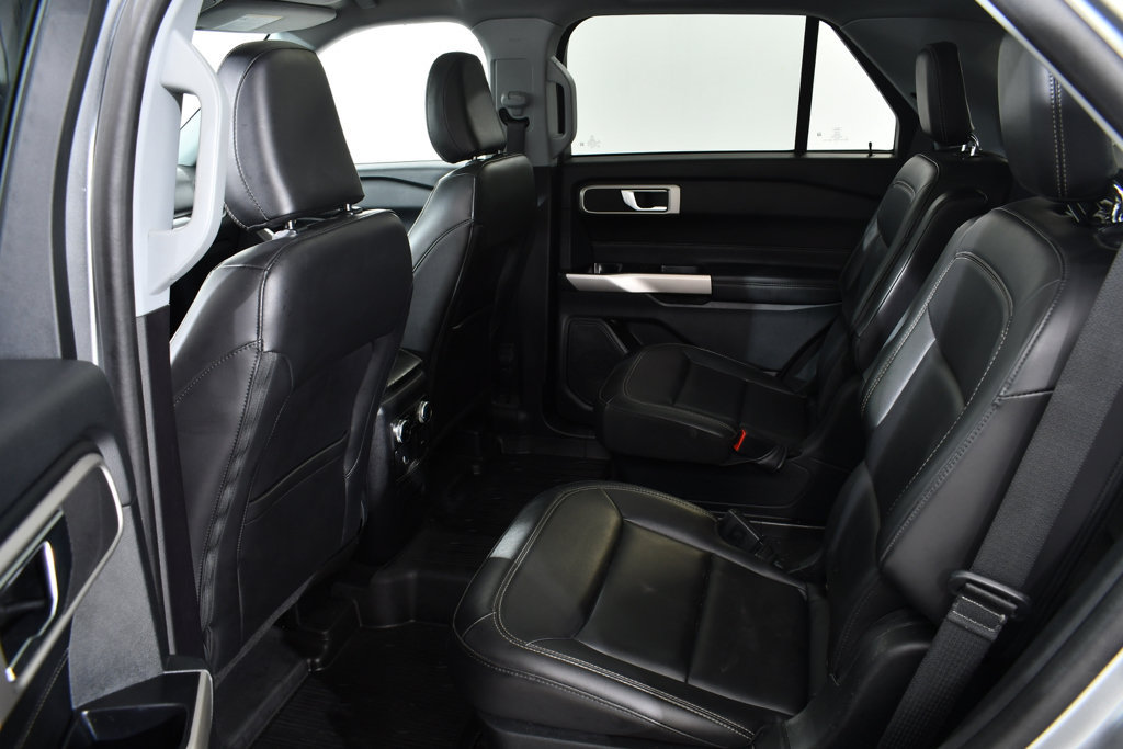 Used 2023 Ford Explorer XLT w/ Equipment Group 202A AWD/4WD image 16