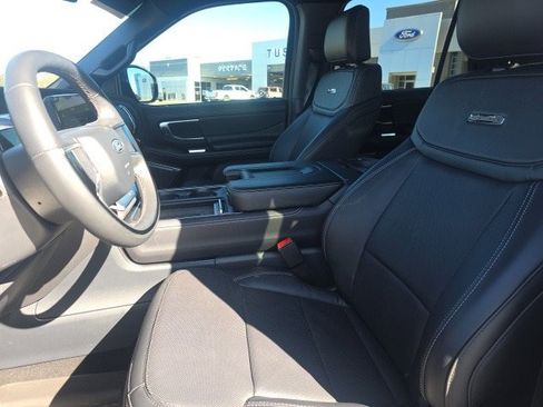 Certified 2025 Ford Expedition Platinum w/ Stealth Performance Package image 10