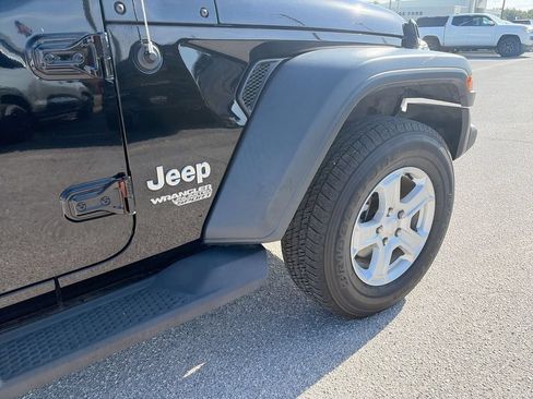 Used 2019 Jeep Wrangler Unlimited Sport S AWD/4WD image 40