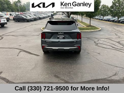 Certified 2024 Kia Sorento X-Line EX AWD/4WD image 13