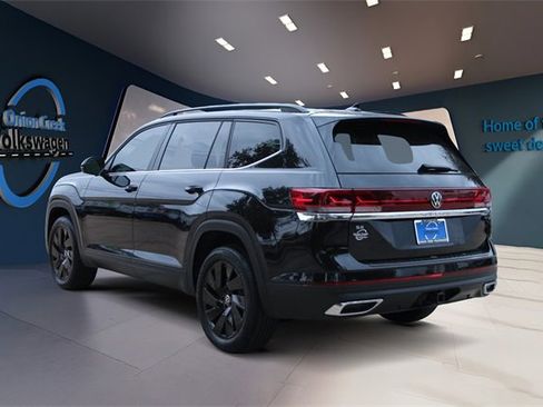 Certified 2025 Volkswagen Atlas SE image 7