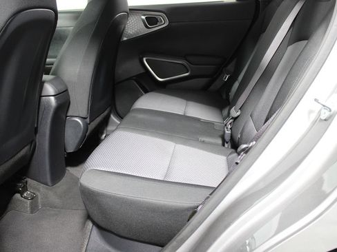 Used 2023 Kia Soul LX w/ LX Technology Package FWD image 24