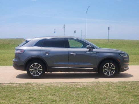 Used 2021 Lincoln Nautilus Reserve AWD/4WD image 7