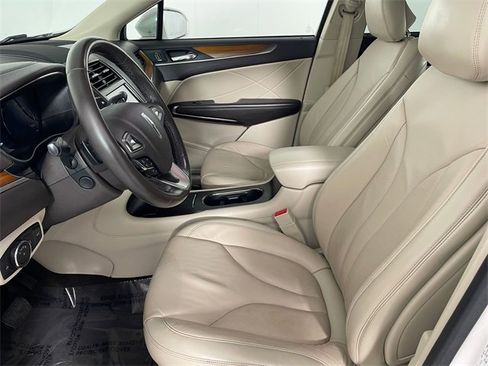 Used 2019 Lincoln MKC Select w/ Select Plus Package image 2