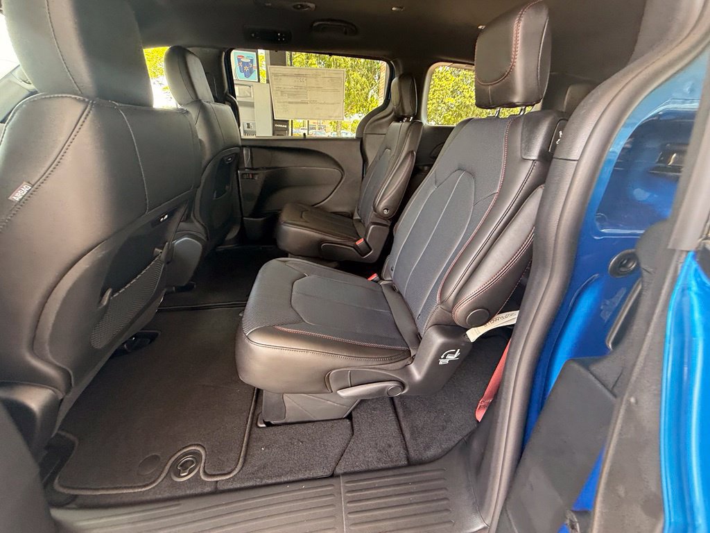 New 2027 Chrysler Pacifica Select FWD image 24