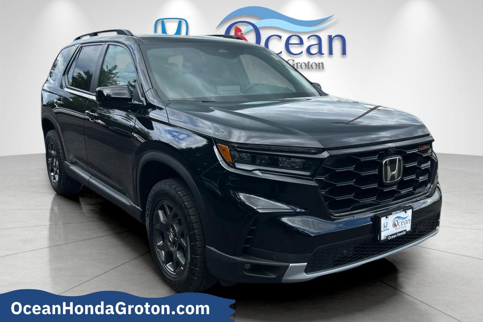 Used 2023 Honda Pilot TrailSport image 1