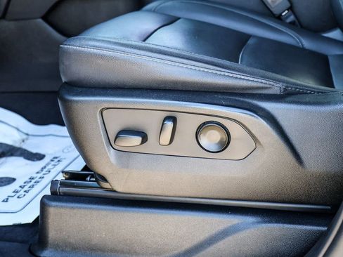 Used 2022 Chevrolet Tahoe Z71 w/ Luxury Package image 29