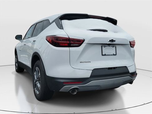 Used 2023 Chevrolet Blazer LT image 3