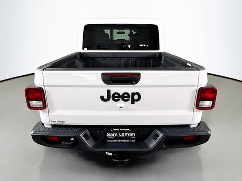Used 2024 Jeep Gladiator Sport AWD/4WD image 6