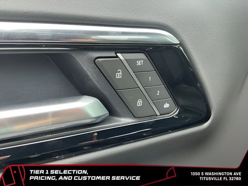 Used 2025 Chevrolet Suburban Premier RWD image 23