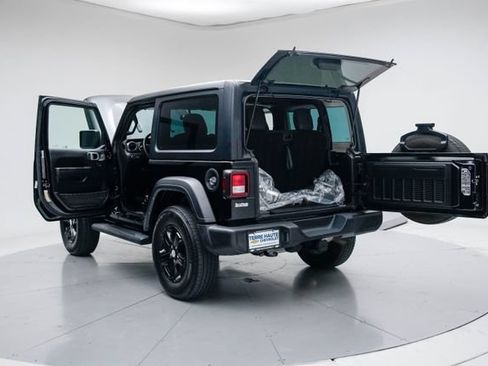 Used 2022 Jeep Wrangler Sport AWD/4WD image 19