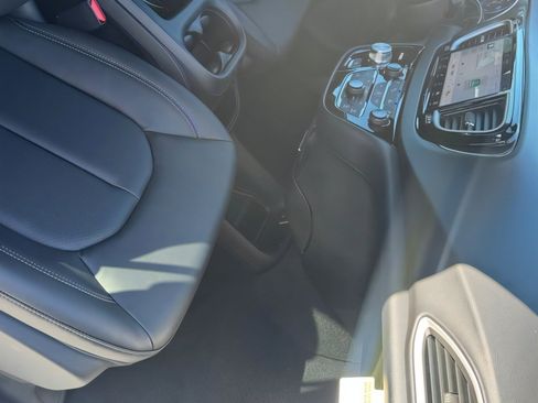 New 2026 Chrysler Voyager LX image 10