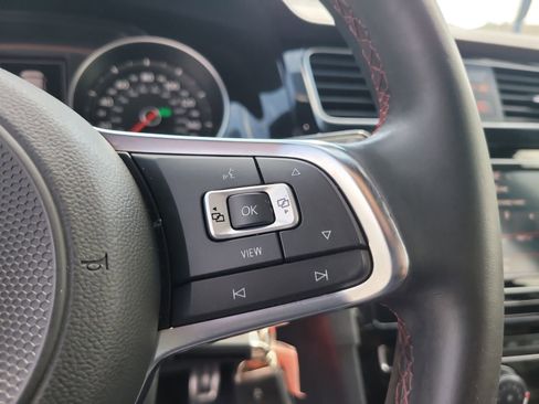 Used 2021 Volkswagen Golf 4-Door FWD image 28